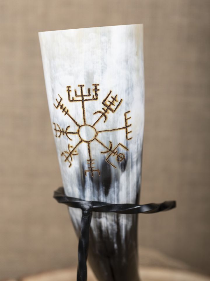 Drinking Horn with engraving "Vegvisir" 0.5 l 2