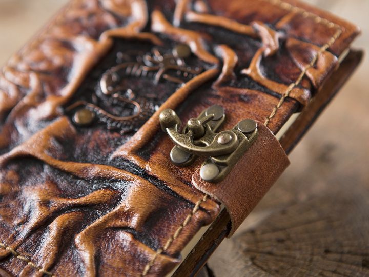 Leather book dragon small 2