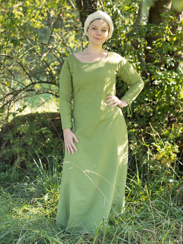 Hildegunde medieval dress 2