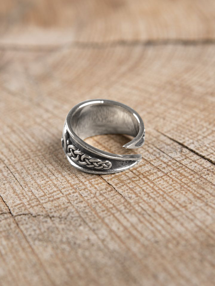 Viking ring made from 925 silver 2