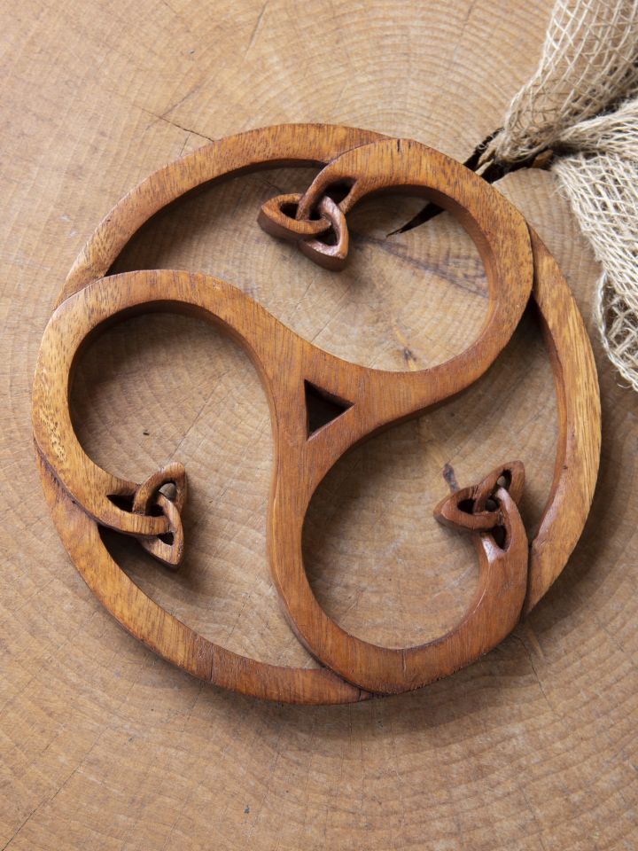 Wooden wall decoration triskele with Celtic knot 2