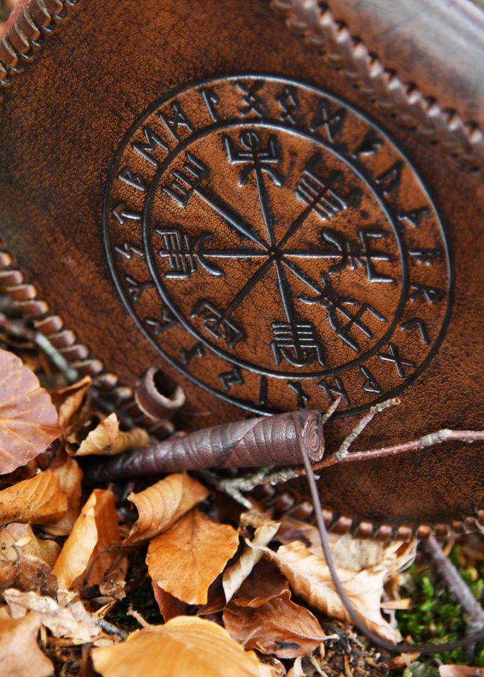 brown belt bag with Vegvísir embossing brown 3