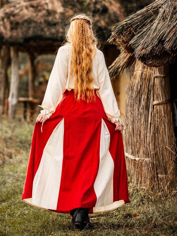 Medieval skirt Isabella red-nature 3