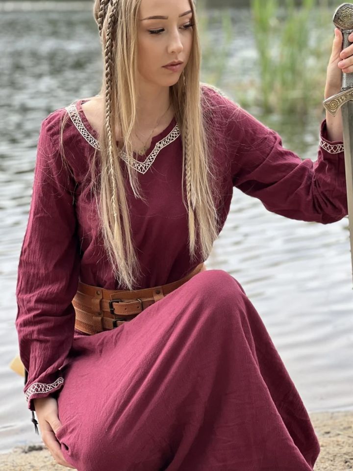 Viking dress Brigida red 3