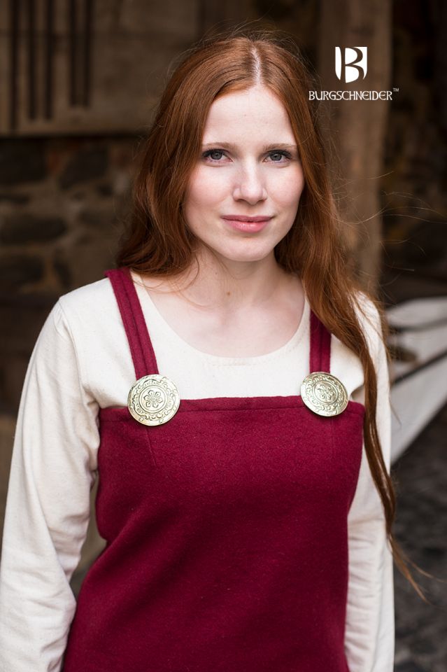 Viking dress Jodis made of wool red 3