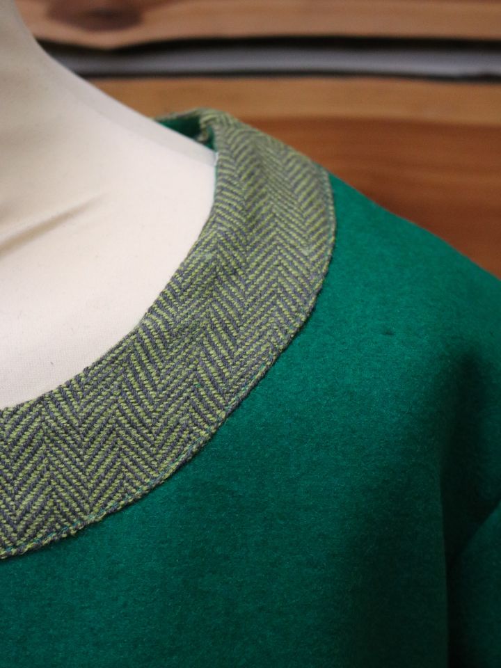 Tunic Holgar green 3