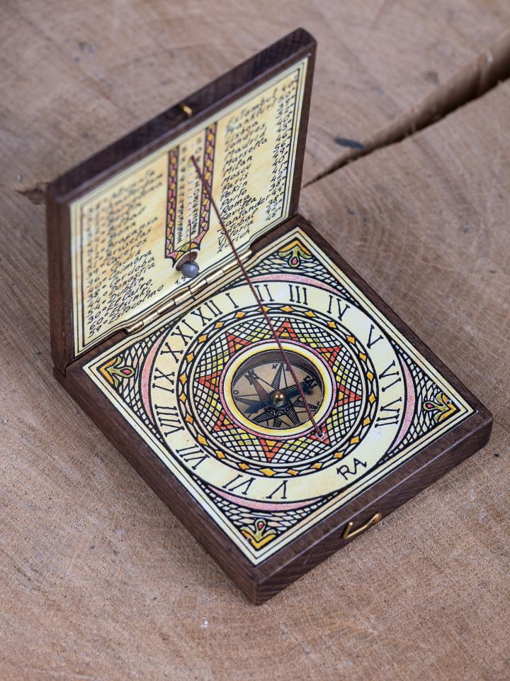 Folding sundial compass rose with compass 3