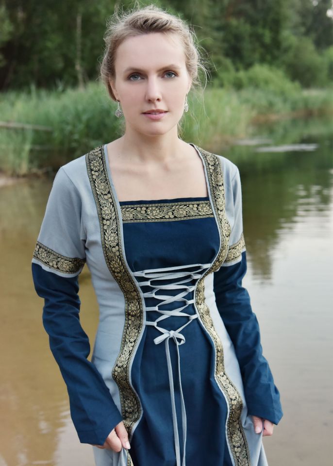 Medieval dress Eleanor blue 3