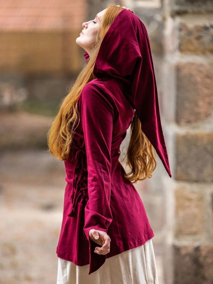 Blouse with pointed hood bordeaux red 3