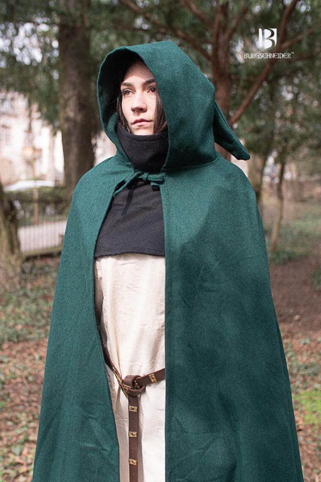 Hibernus green hooded cape 3