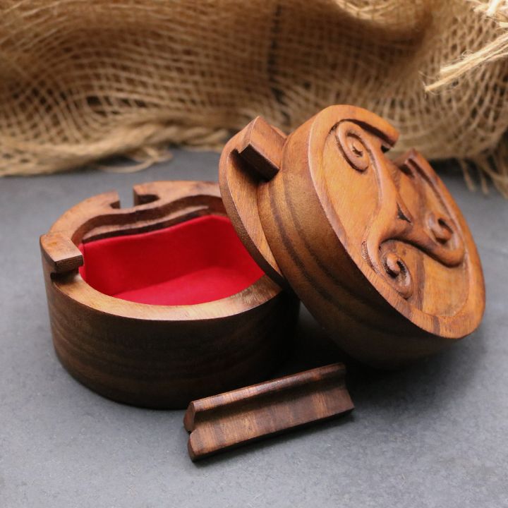 Wooden box Triskele 3