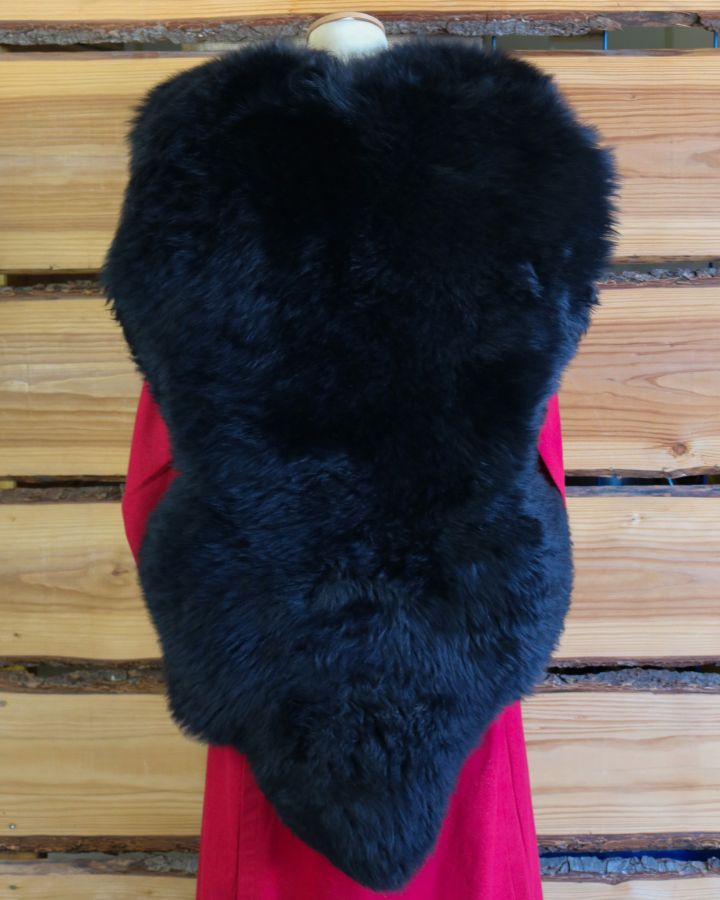 Back fur black 3