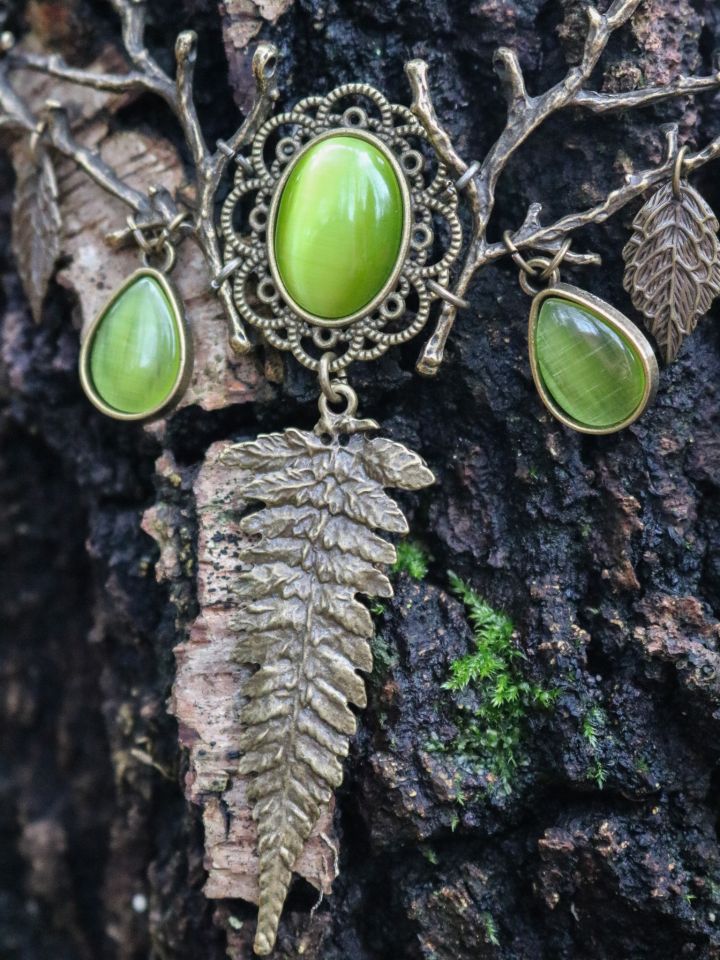 Fern green necklace 3