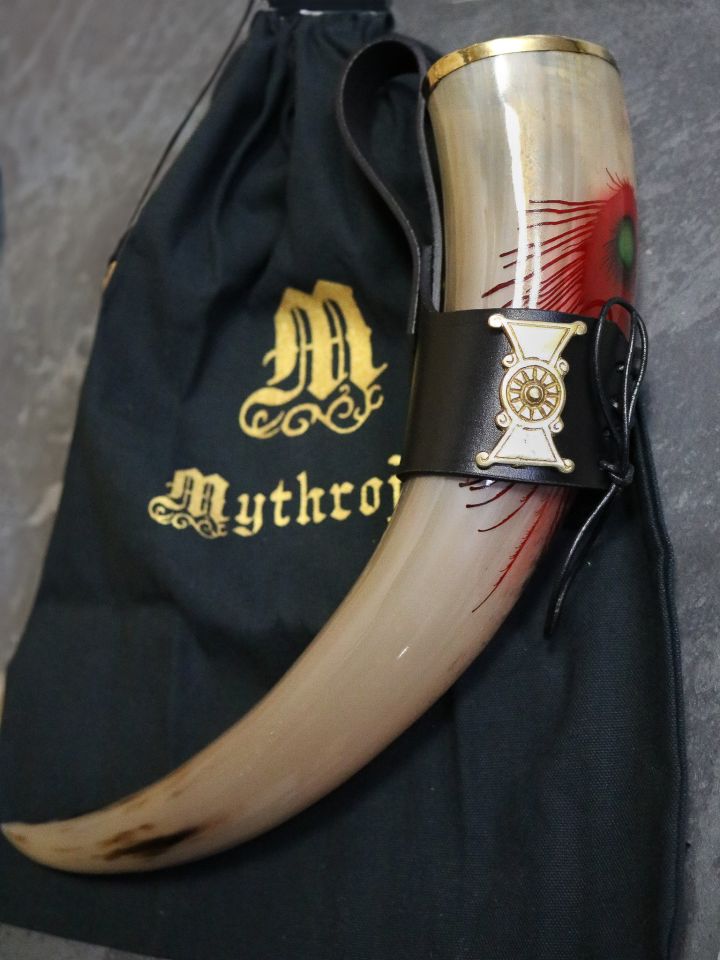 Drinking Horn set with peacock eye 3