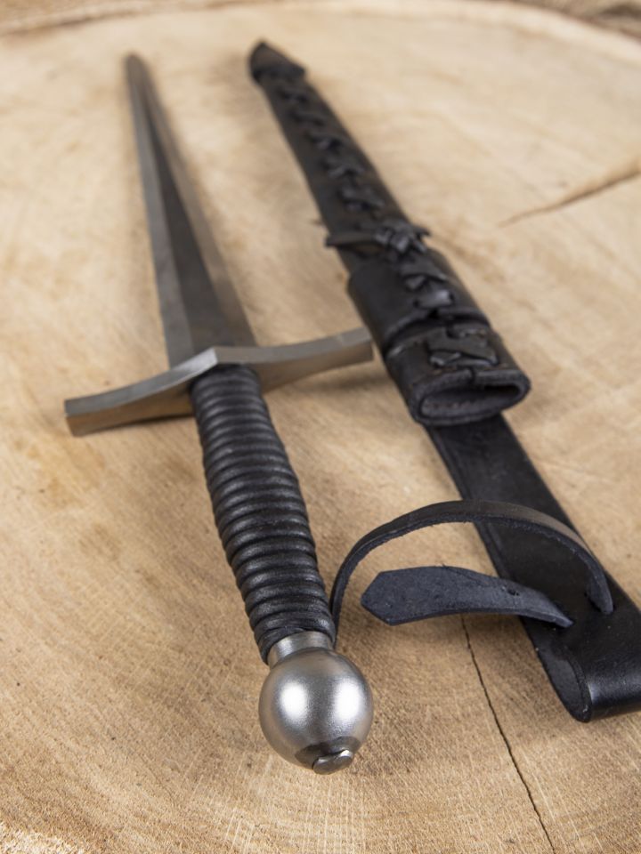 Dagger with ball pommel 3