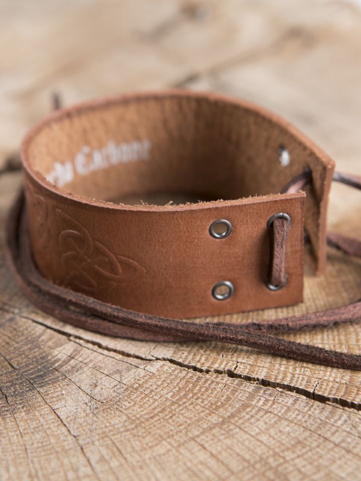 Leather bracelet with Celtic embossing brown 3