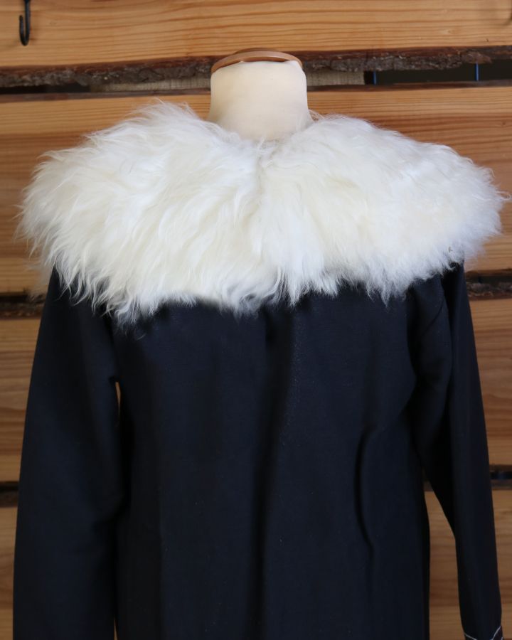 Shoulder fur wool white 3