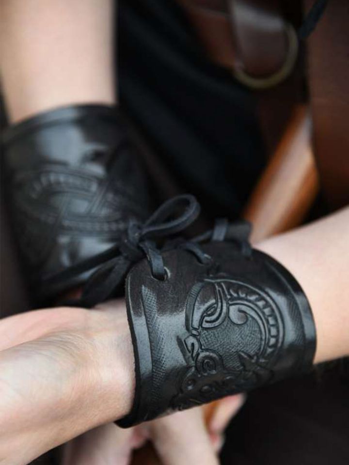 Arm guard with dragon motif black 3