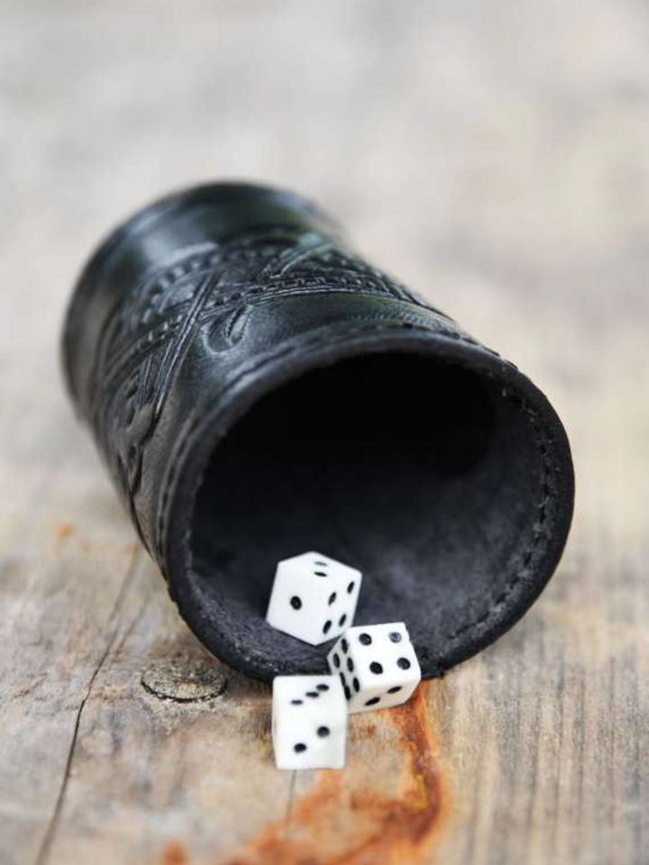 Dice cup with dragon motif black without cube 3