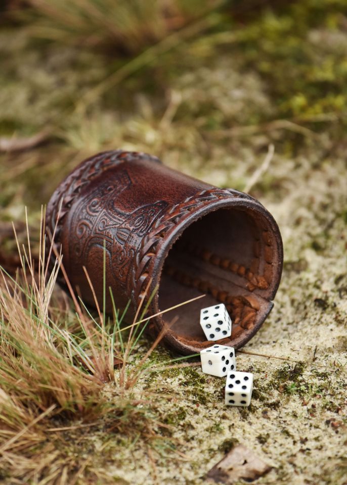 Dice cup with Thor's hammer with 3 bone cubes 3