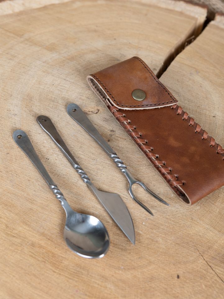 4-piece carter's cutlery set with leather case 3