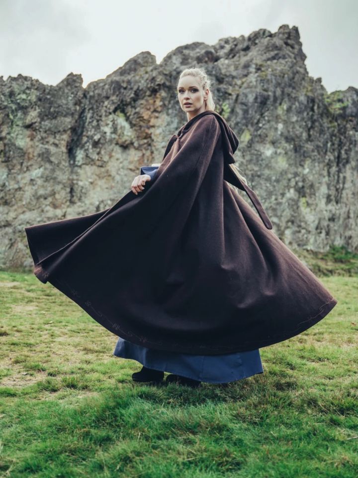 Wool cape with embroidery brown 3