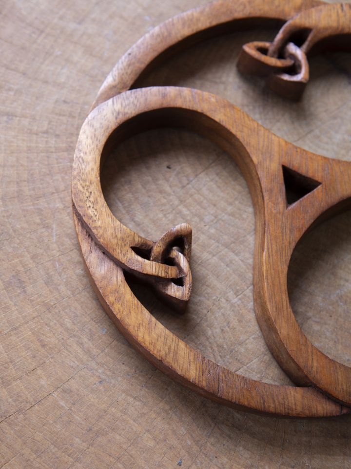 Wooden wall decoration triskele with Celtic knot 3