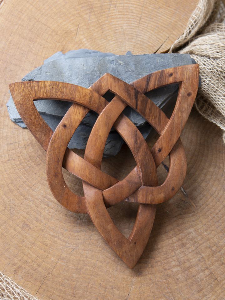 Wooden wall decoration Celtic love knot 3