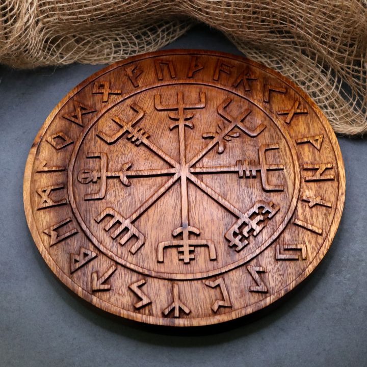 Wooden wall decoration Vegvisir 3