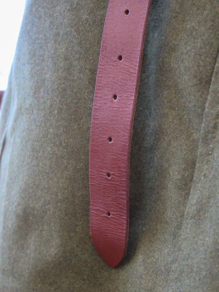 Long belt with decorative stitching brown 4