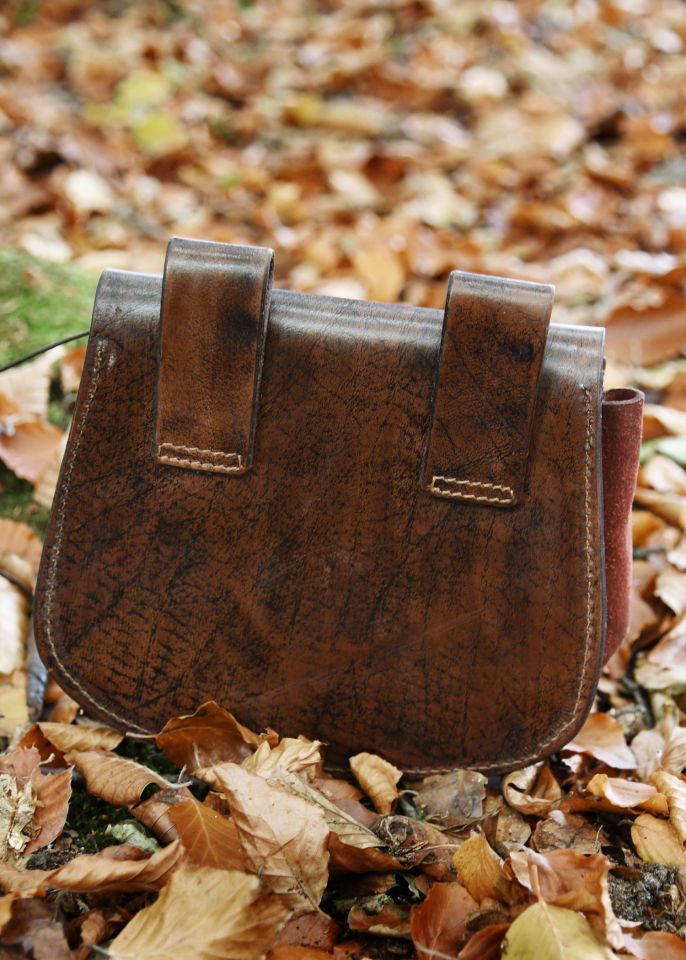 brown belt bag with Vegvísir embossing brown 4