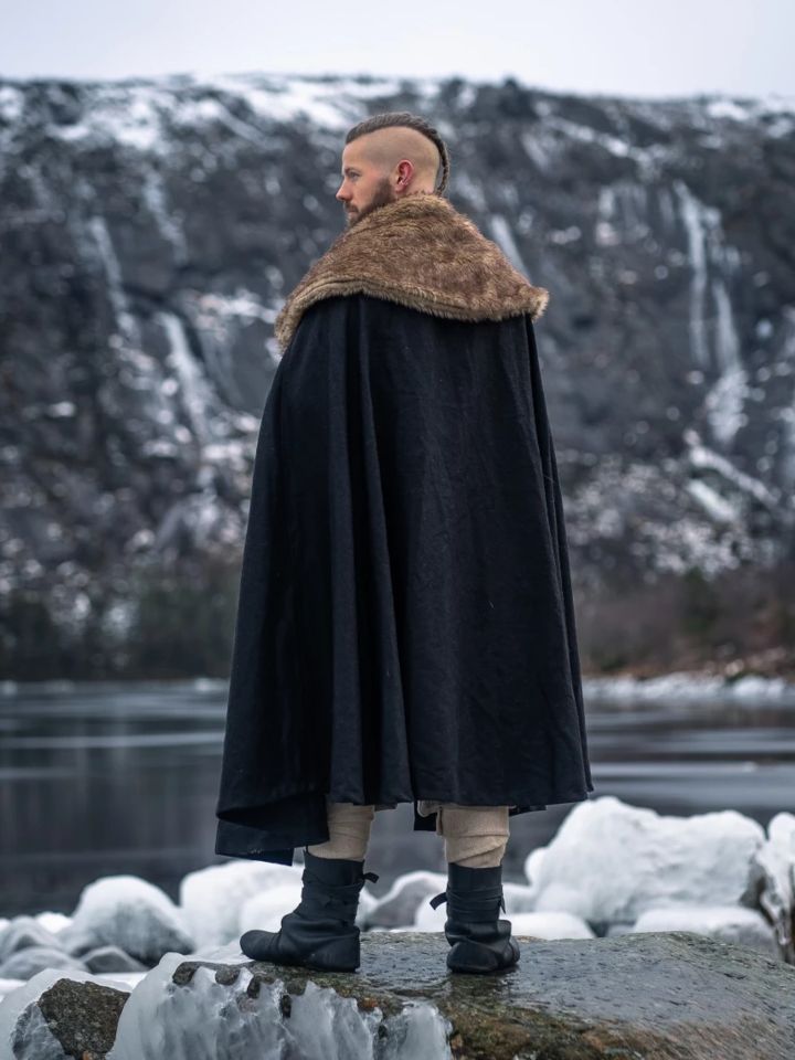 Viking cape Janne black 4