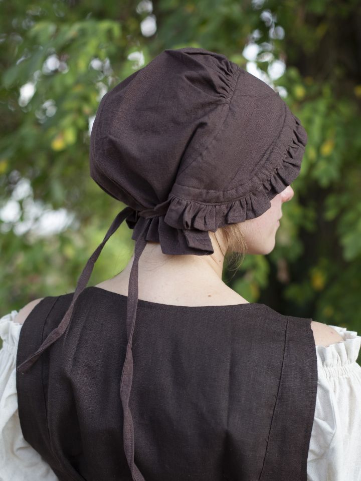 Ladies' hood with brown frill 4