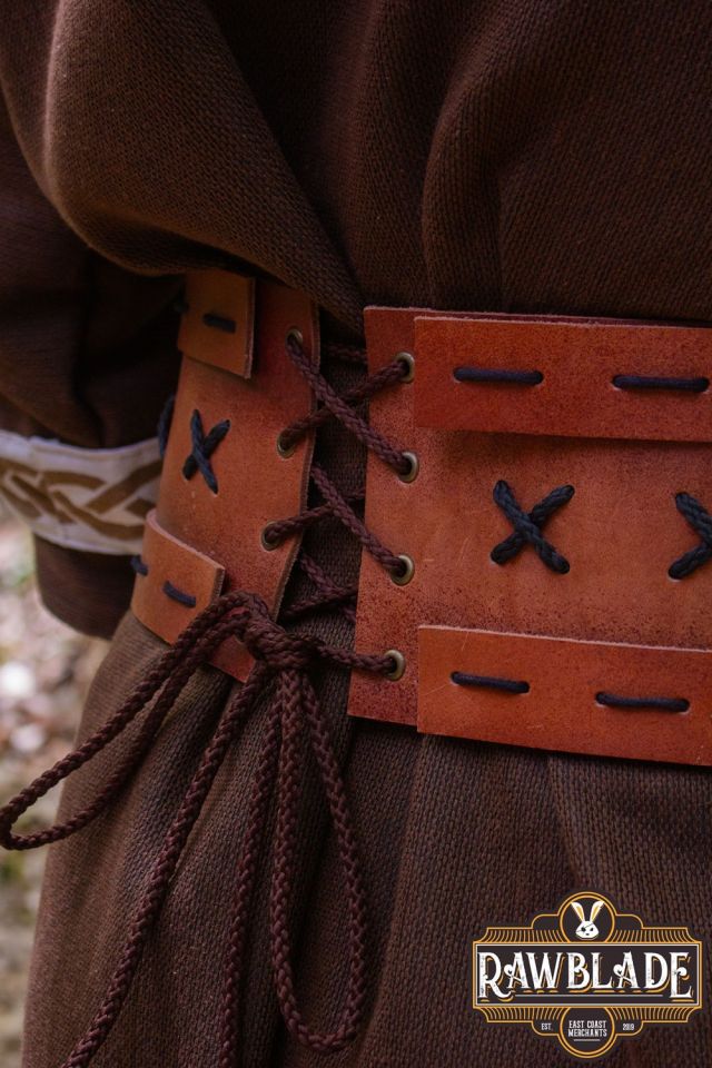 Leather belt with pouch 4