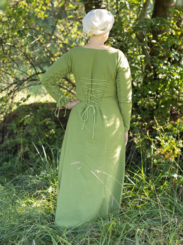 Hildegunde medieval dress 4