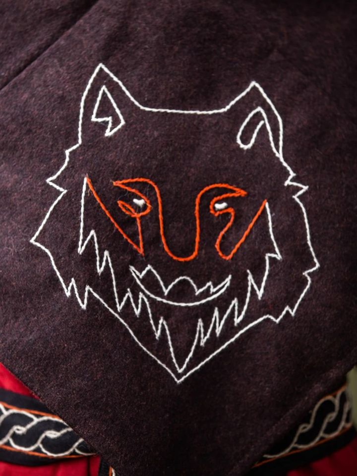 Gugel Tyr with wolf embroidery 4