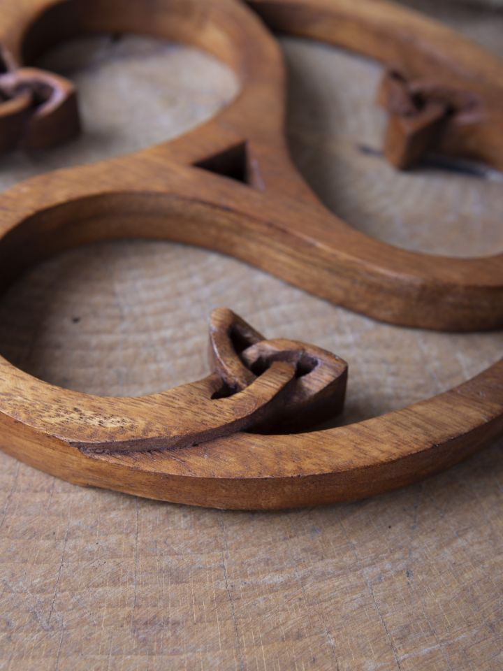 Wooden wall decoration triskele with Celtic knot 4