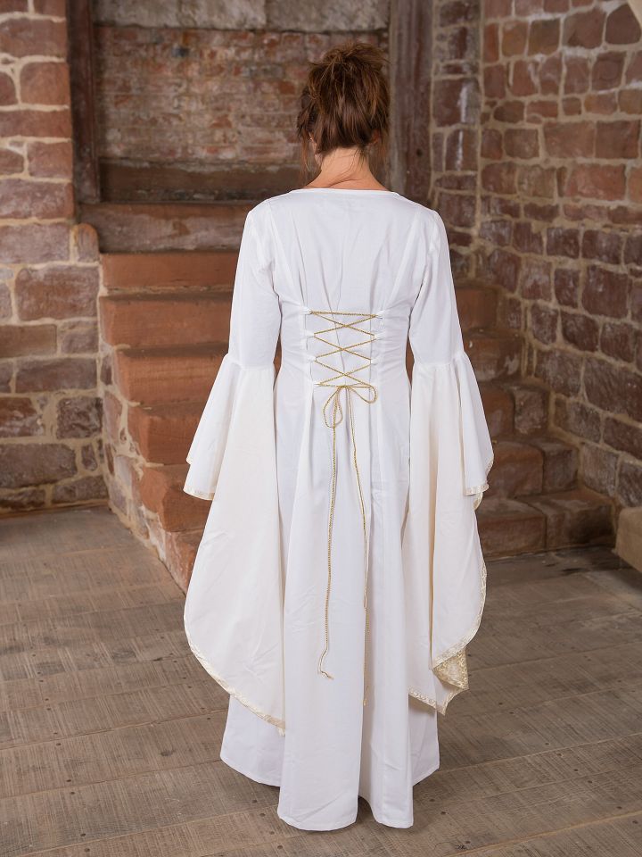 lauretta medieval wedding dress 5