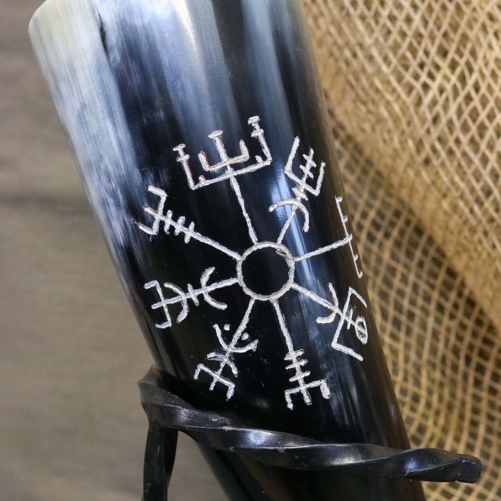 Drinking Horn with engraving "Vegvisir" 0.5 l 5