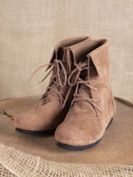 Lace-up boots with cuff brown